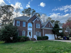Comfortable Rooms in A Single Family House in Chapel Hill near UNC Duke RTP
